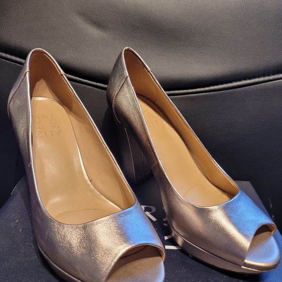 Naturalizer peep toe pumps - Picture 3 of 7